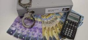 TRUFFE PORTALI INVESTIMENTI ONLINE FREGATURE PERDONO 2 MILIONI